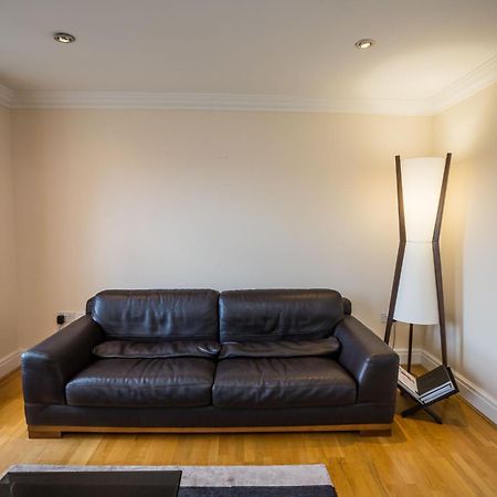 Spacious, 3 Bed House For 6 In Central Chester Hotel Kültér fotó