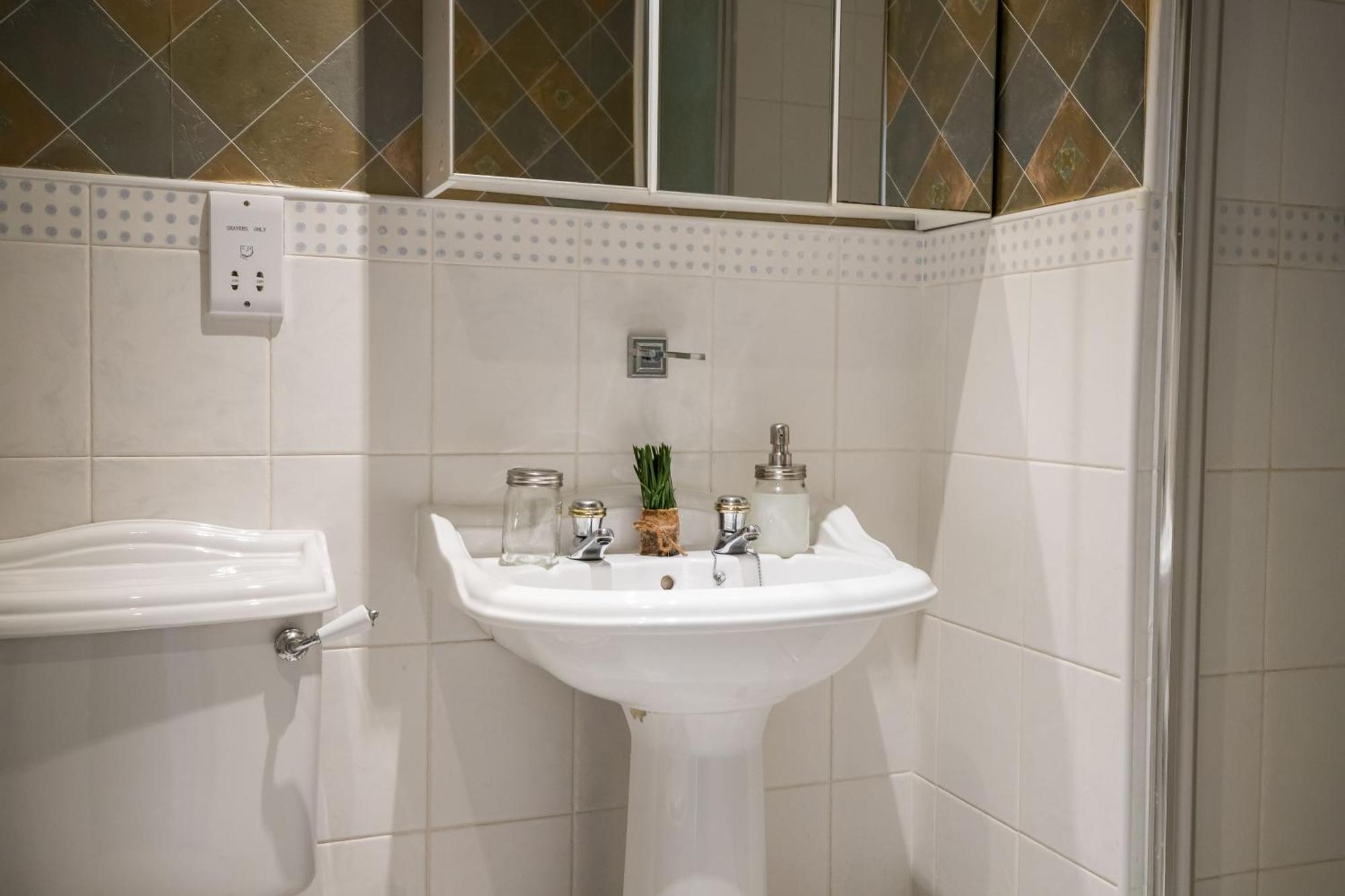 Spacious, 3 Bed House For 6 In Central Chester Hotel Kültér fotó