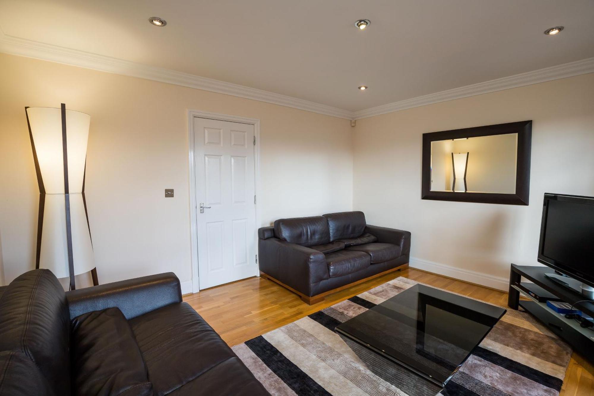 Spacious, 3 Bed House For 6 In Central Chester Hotel Kültér fotó