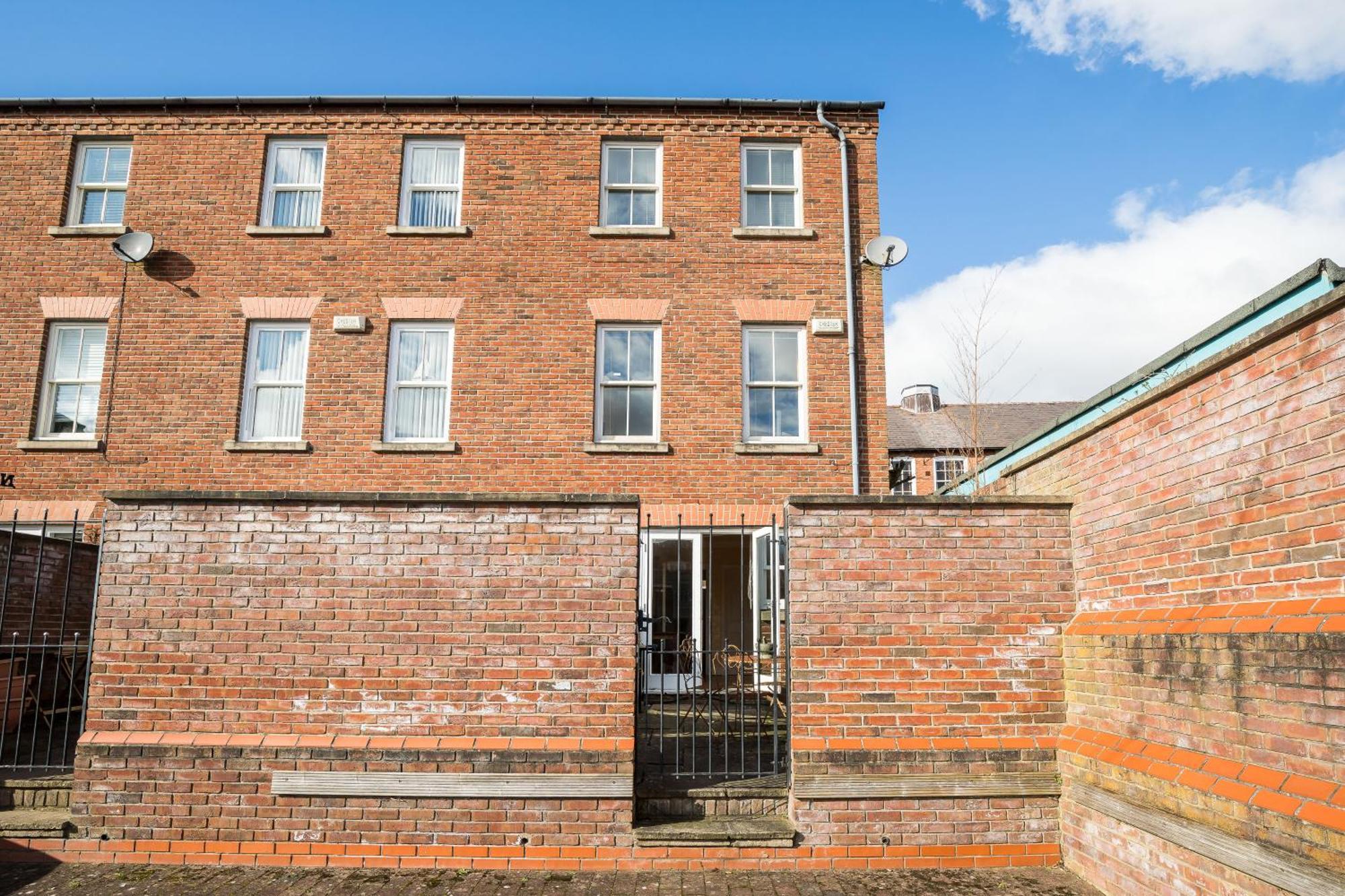 Spacious, 3 Bed House For 6 In Central Chester Hotel Kültér fotó