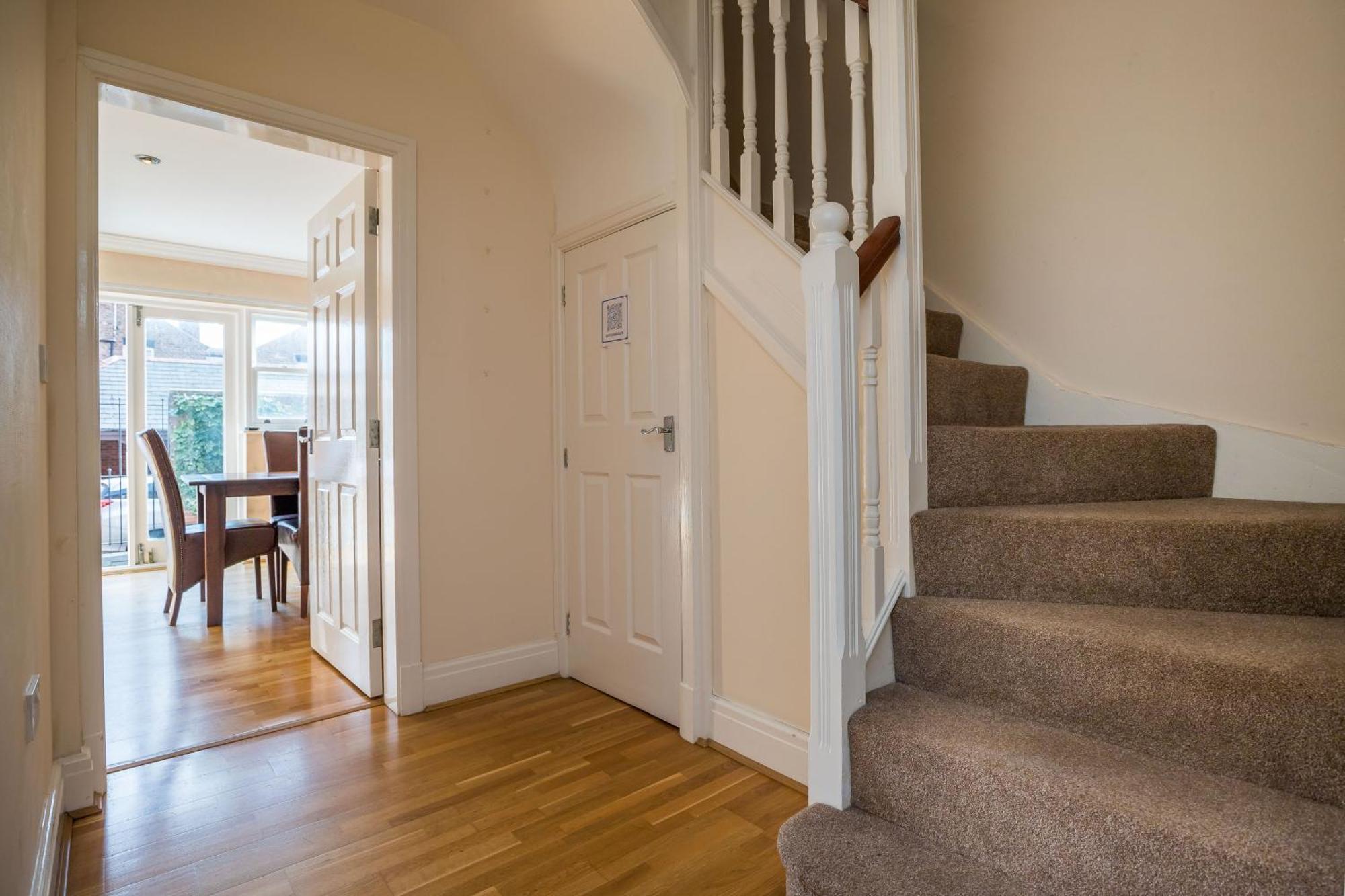 Spacious, 3 Bed House For 6 In Central Chester Hotel Kültér fotó