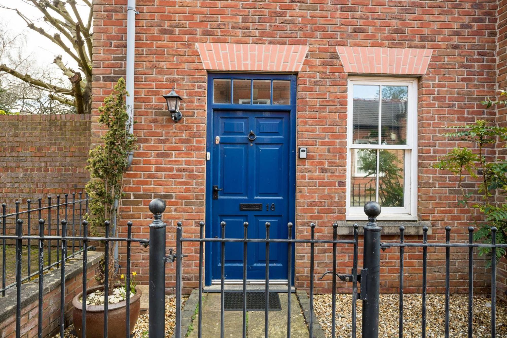 Spacious, 3 Bed House For 6 In Central Chester Hotel Kültér fotó