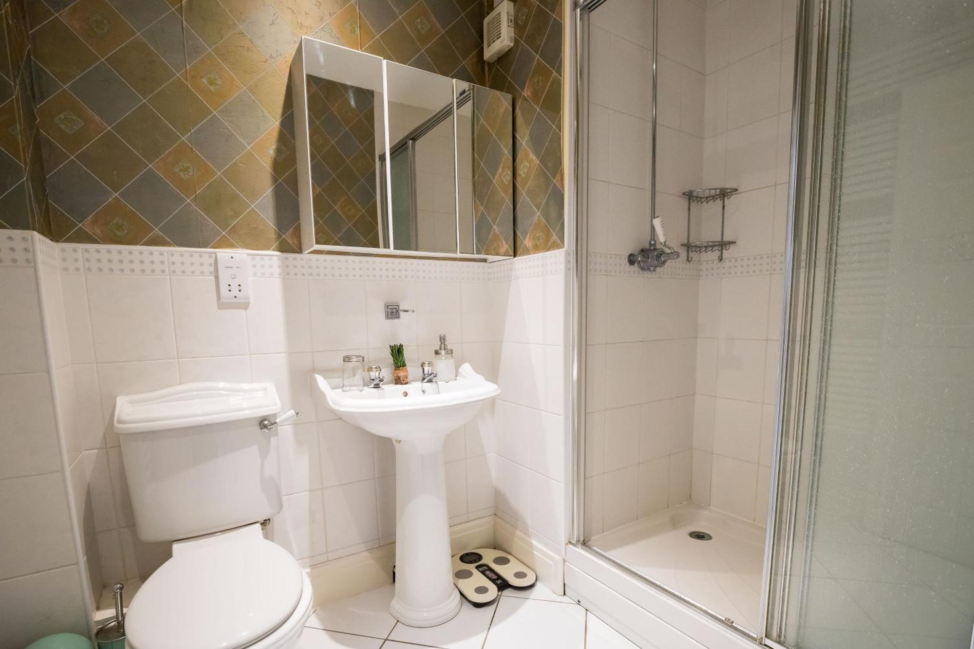 Spacious, 3 Bed House For 6 In Central Chester Hotel Kültér fotó